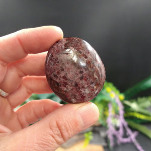 GAR-84 Polished Garnet palm stone