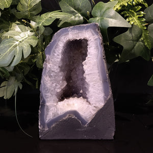 GEO-Q635 Quartz Geode