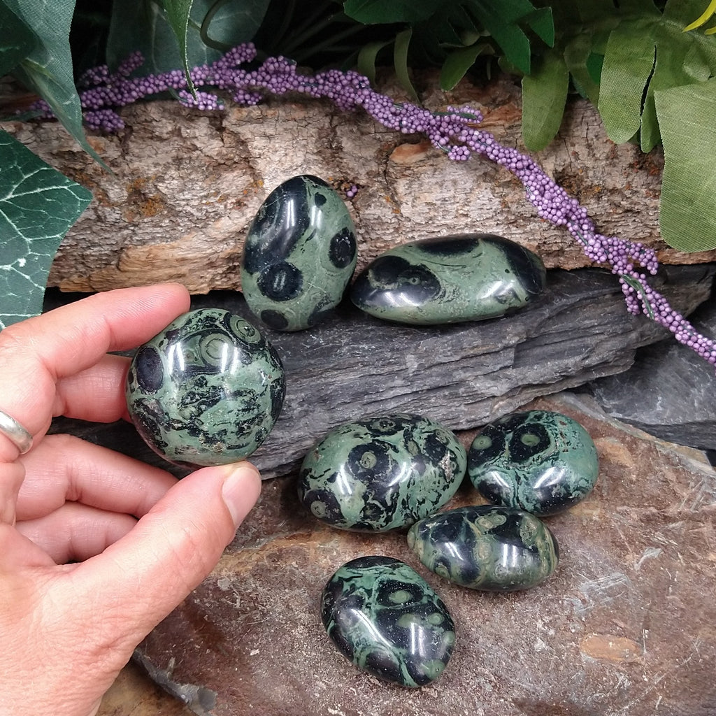 KJSP-11A Small Kambaba Jasper Palm Stone