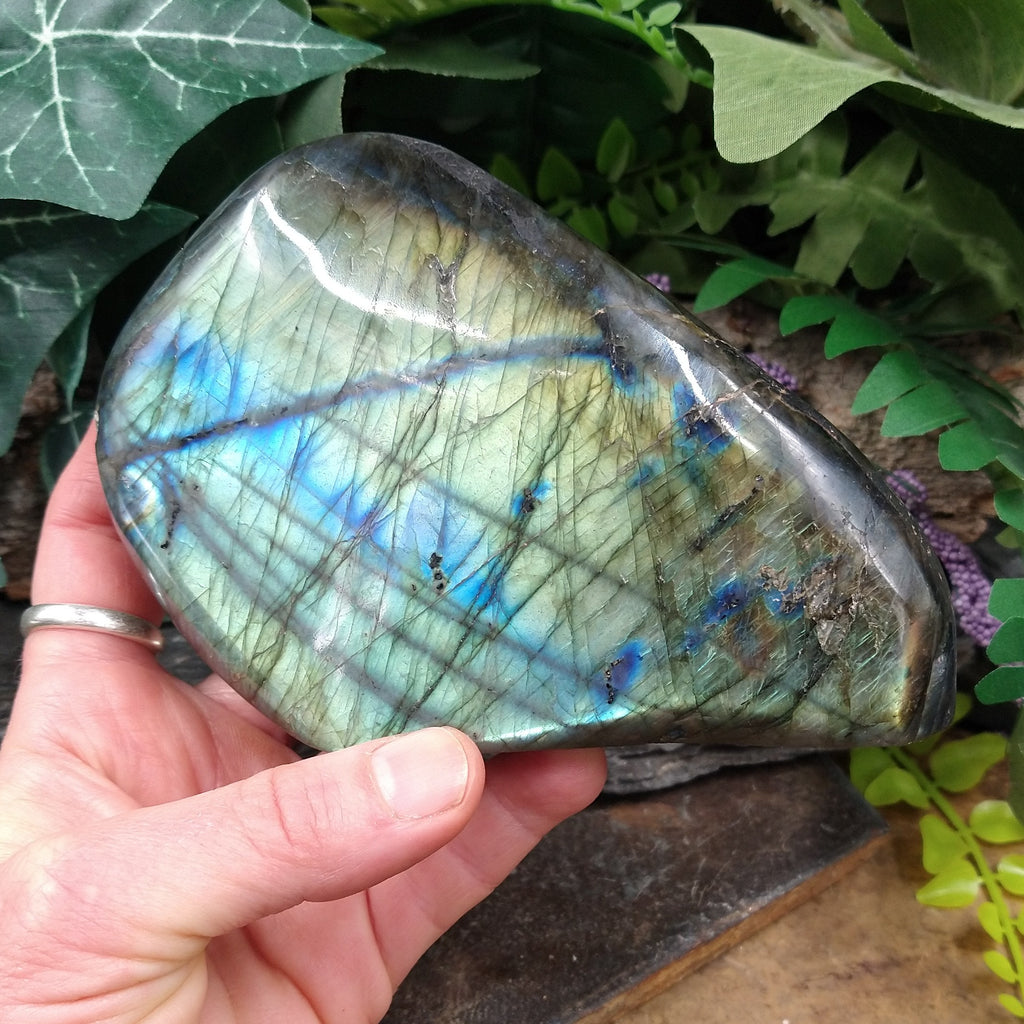 LAB-2440 Labradorite