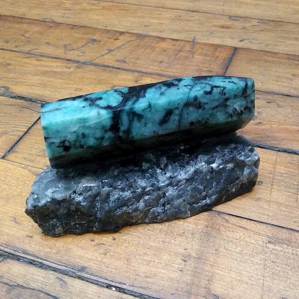 #EM-347 Emerald specimen