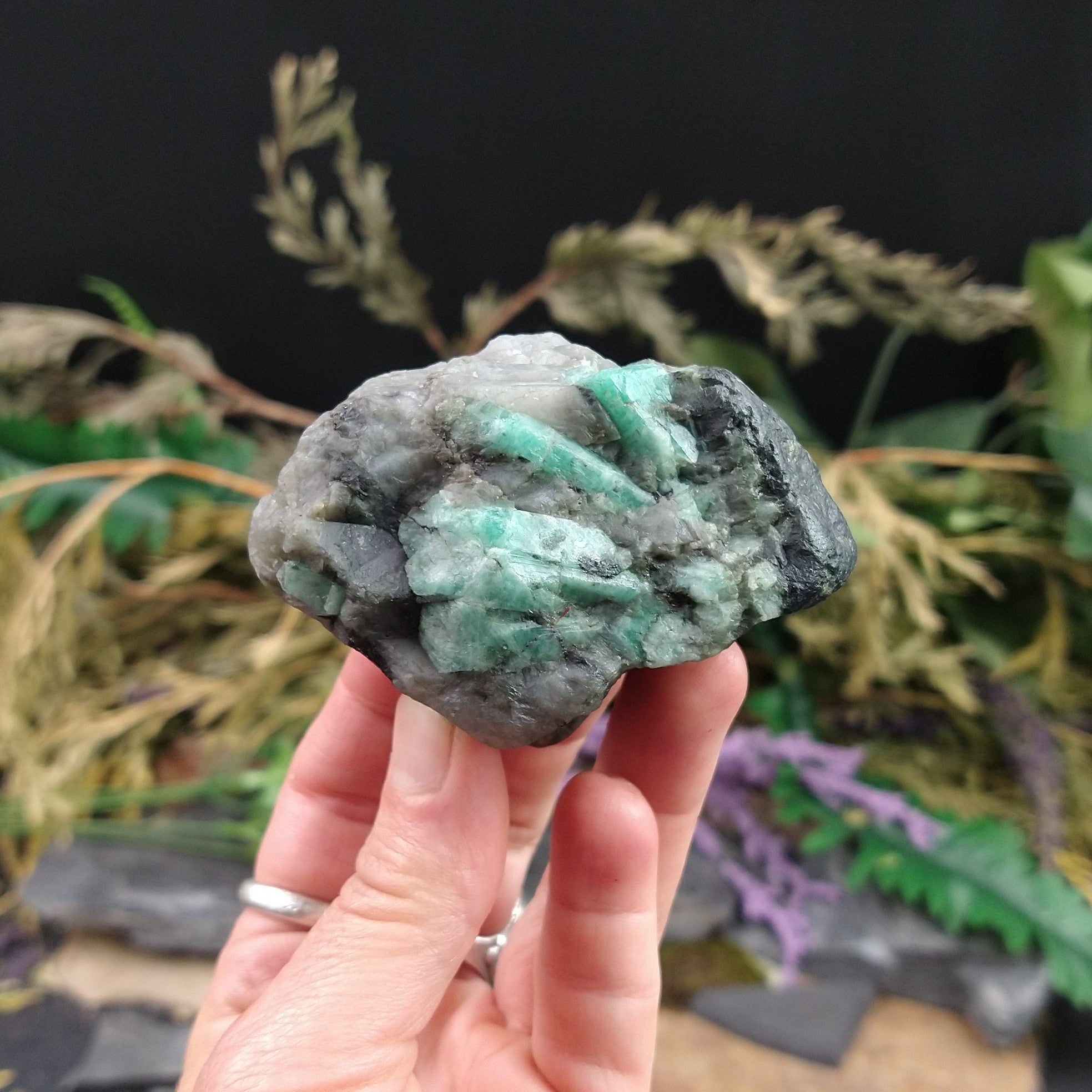 #EM-366 Emerald specimen