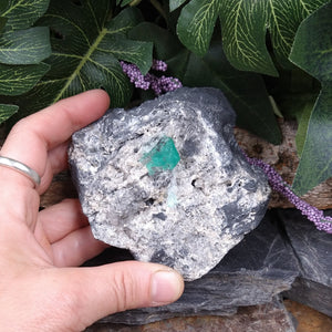 #EM-382 Emerald specimen