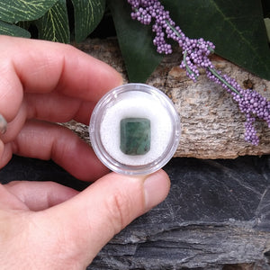 #EM-393 Emerald specimen 2.14g