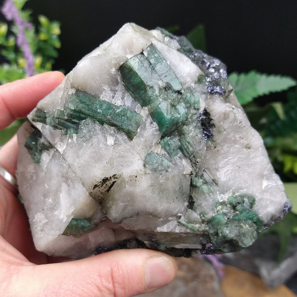 EM-402 Emerald specimen