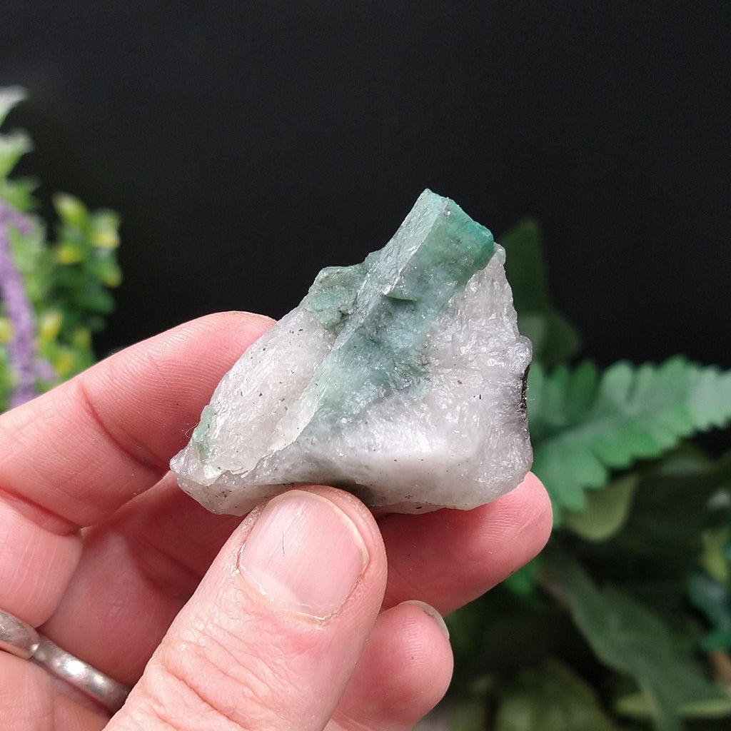 EM-406 Emerald specimen