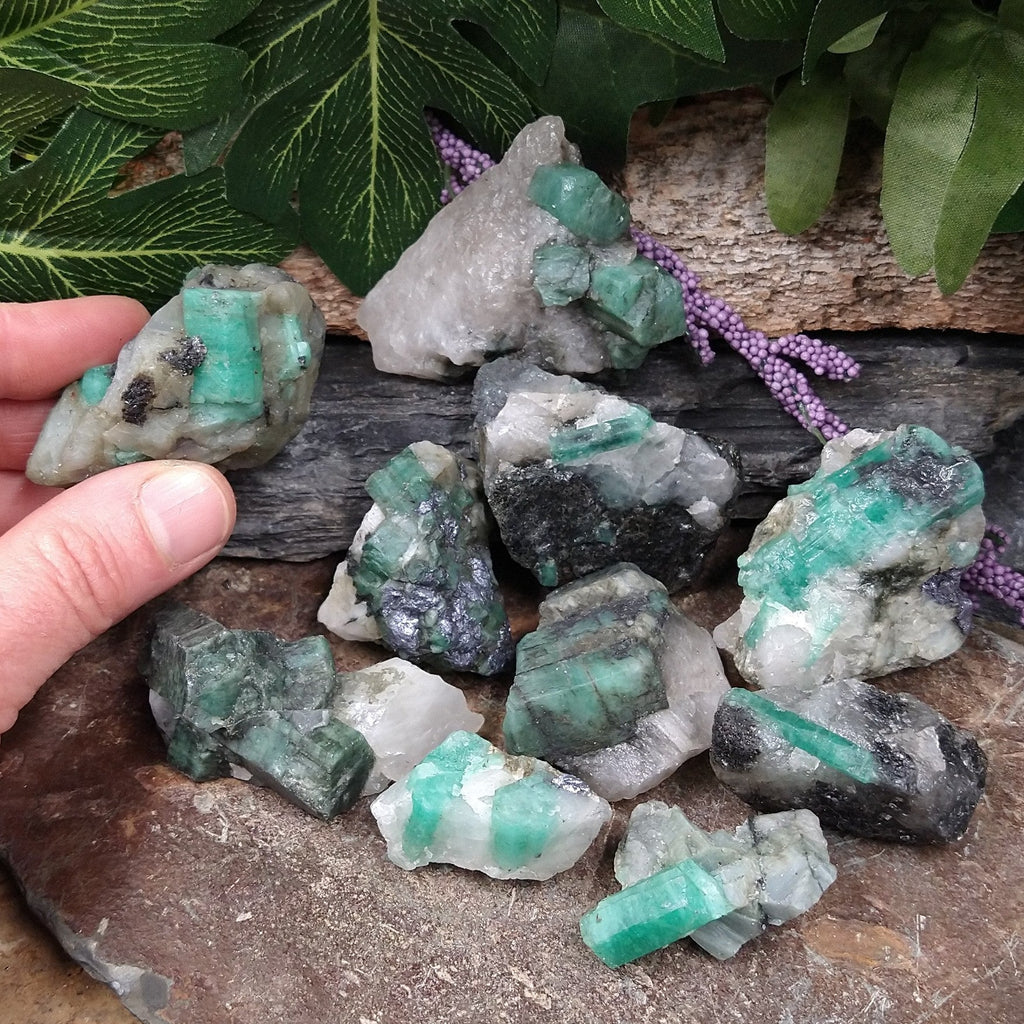 EM-407E Emerald specimen