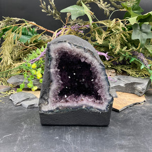 #GEO-AM47 Amethyst Geode