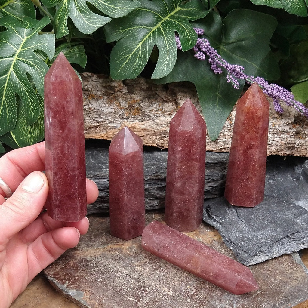 #Q-5087E Strawberry Quartz Point 56g