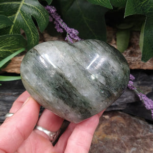 #Q-5130 Green Quartz Heart